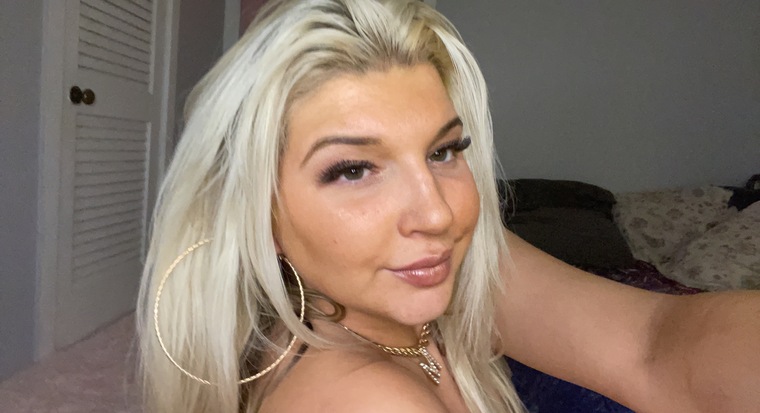 thebustybxtch nude thebustybxtch nude